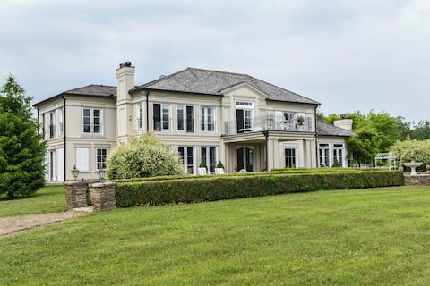 Stormont Country Estate