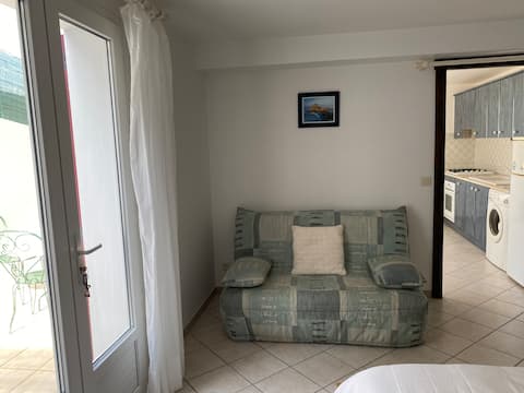 Successful Airbnb property: Two pretty rooms on the ground floor of a house in Ciboure