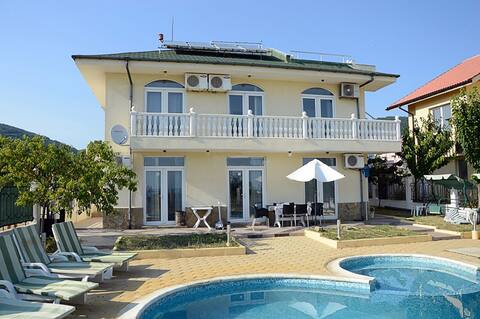 Вила Жаклин - Private House Jaklin w/t Pool