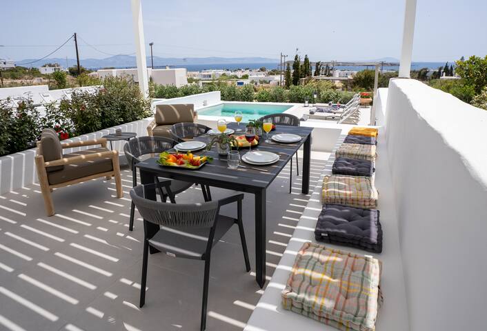 Paros Breeze Luxury Villa gallery image 5