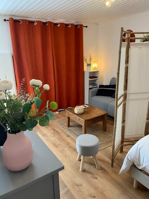 Studio near train station and city center - Parking