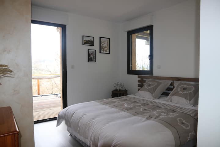 Spálňa v dolnej časti „Que du bonheur“