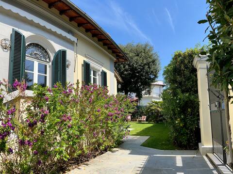Luxury Villa in Via Roma Imperiale