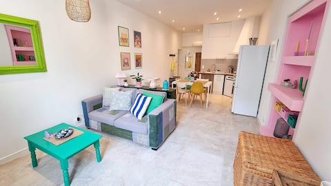 Popular Airbnb listing: Hosted by Jacquie in Cassis