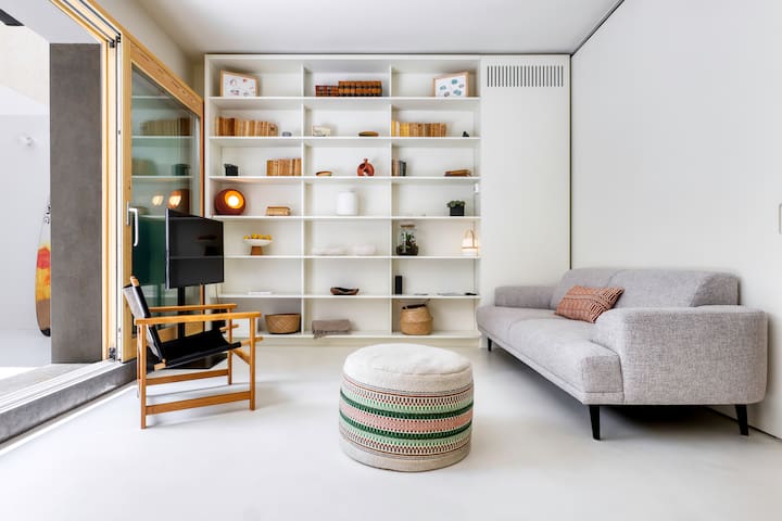 Beachside Cascais Historic Center Apt with Patio