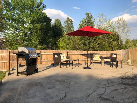 *Bourbon Barrel* Close to Louisville and E-town!