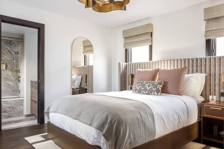 The Sunset Suite in Boutique Hotel gallery image 2