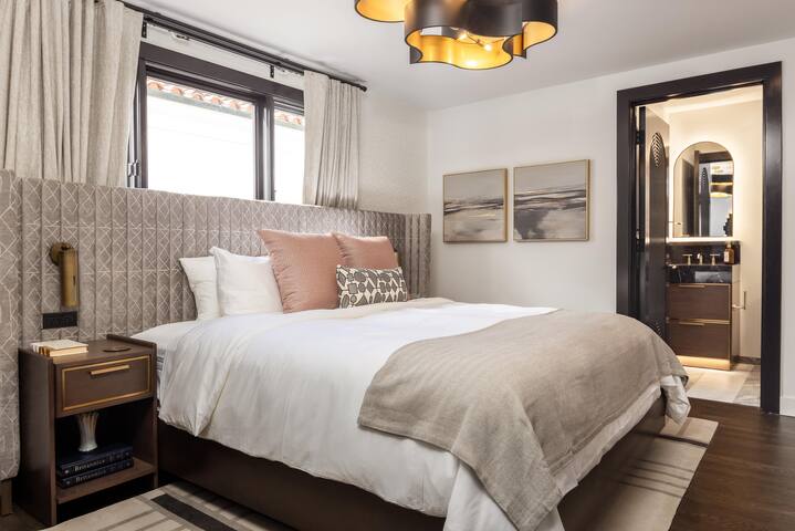 The Sunset Suite in Boutique Hotel gallery image 3