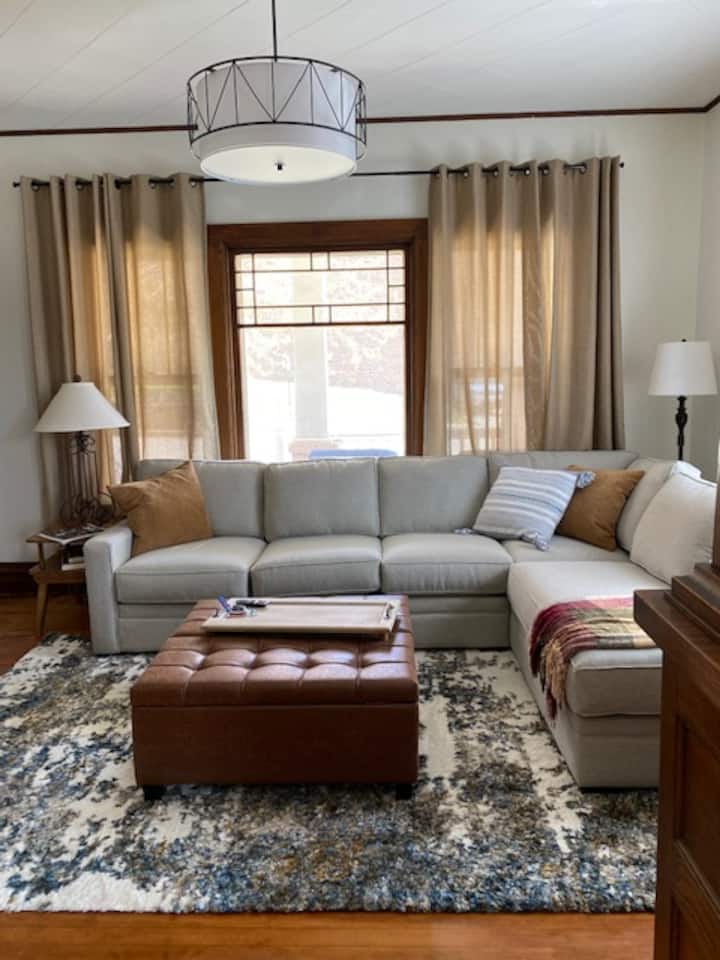 UD Luxury Bungalow Houses for Rent in Dubuque, Iowa, United States