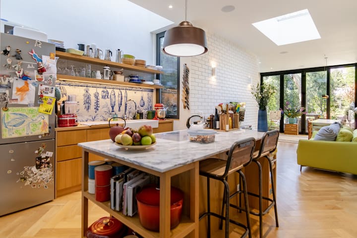 *NEW* Downtown House with Private Garden