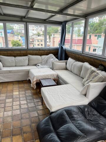 Lamma Island Palace gallery image 3