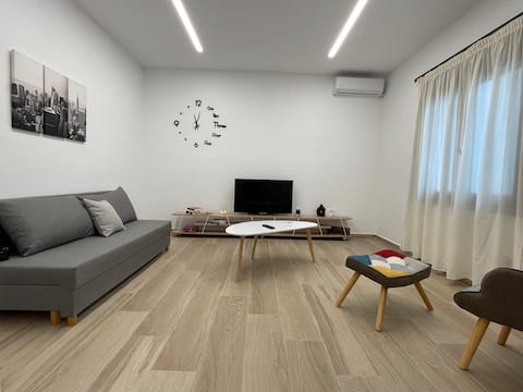 Popular Airbnb listing: Megalo Rodi in Περιφερειακή Ενότητα Πειραιώς