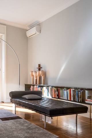 Luxury Design Home gallery image 2