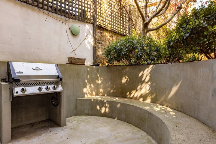 The City Singer – 3 BR with Garden in Hammersmith gallery image 5