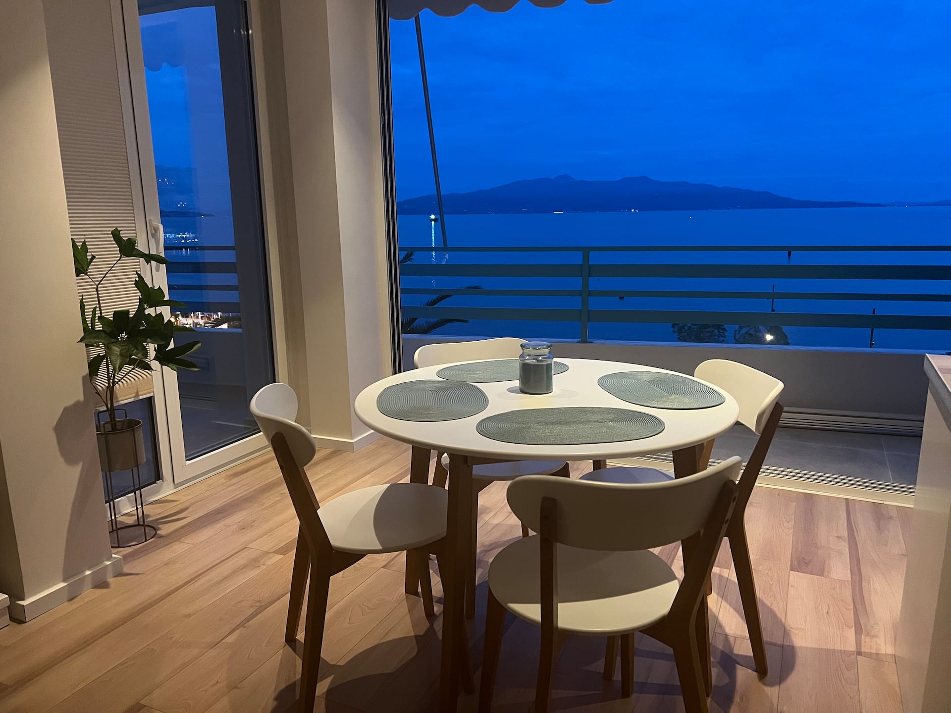 Baby Blue Apartment — photo 4