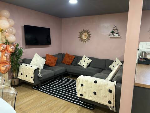 Private Bigg Market Apartment