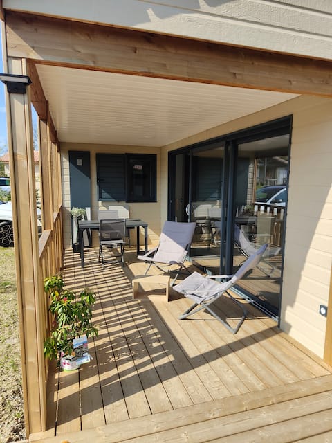 Cottage near Lake Jaunay