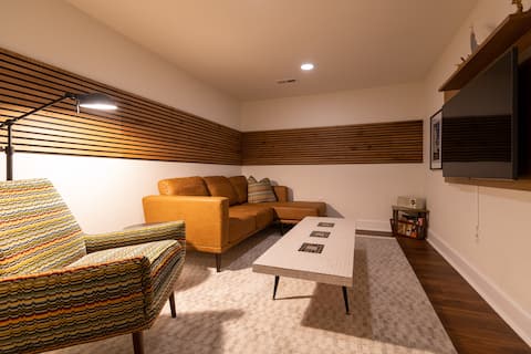 Top performing Airbnb: Shine on 51st | Midcentury basement charmer in Wheat Ridge