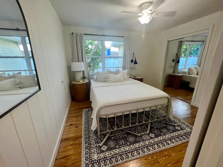 Dhoma e tretë e gjumit: përfshin një krevat dopio "queen"