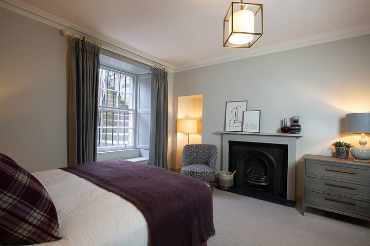 Stylish Georgian city unit gallery image 4