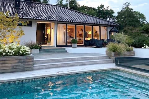 Villa with pool near Stockholm city & archipelago