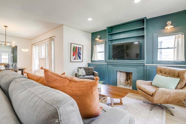 Central Fort Worth – Cutest Craftsman Bungalow gallery image 2