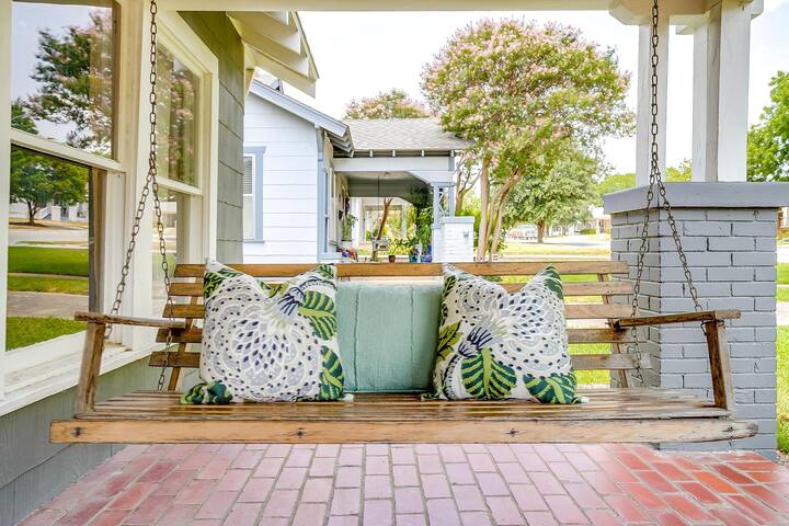 Central Fort Worth – Cutest Craftsman Bungalow