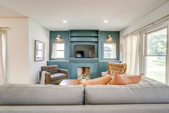 Central Fort Worth – Cutest Craftsman Bungalow gallery image 4