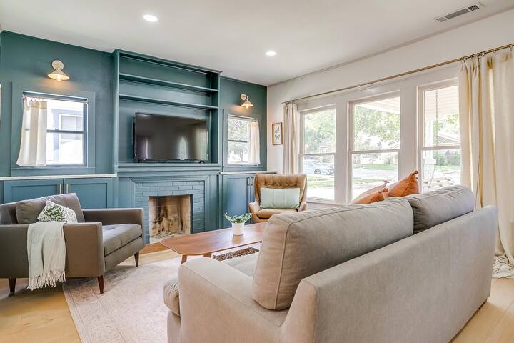 Central Fort Worth – Cutest Craftsman Bungalow gallery image 3