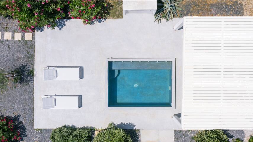 Molos Beachfront Villa gallery image 4