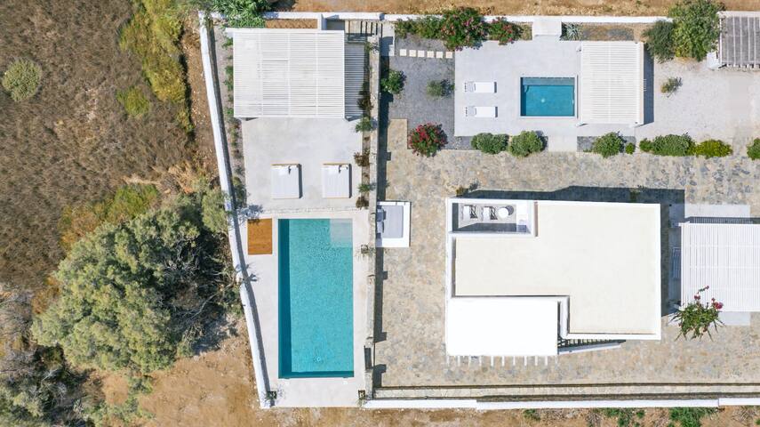 Molos Beachfront Villa gallery image 2