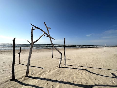 Time for the lake: vacation home