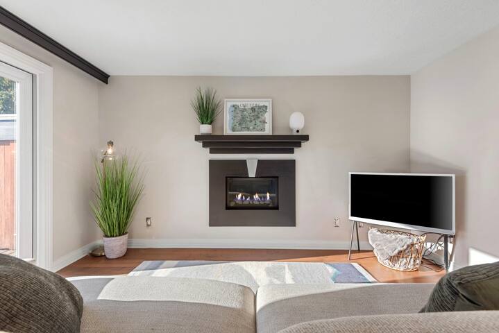 The Leo gallery image 4