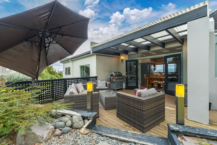 Great Lake Stays managed Airbnb listing 1