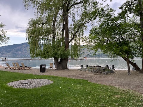 Top Airbnb: Pura Vida - Lakeside Resort 3 bed 2 bath w/ Pool in Vernon