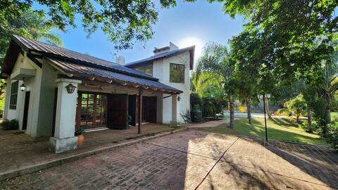 Chalet con piscina, 12 personas.