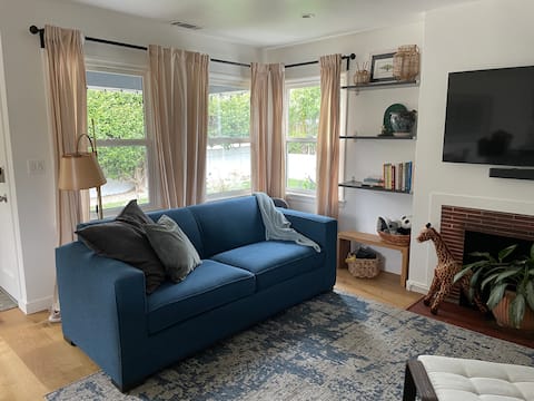 Popular Airbnb listing: The Blue Bungalow in Del Rey