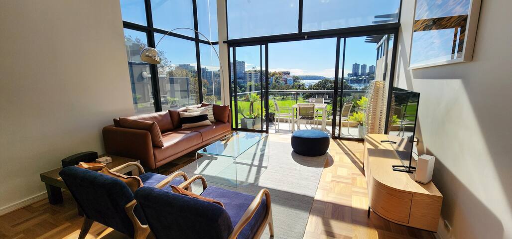 Penthouse with Private Terrace, Parking + 2 Pools