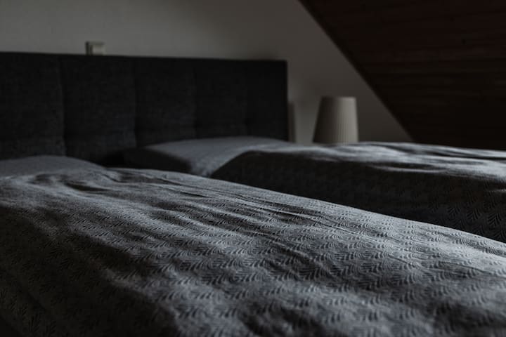 Chumba cha kwanza cha kulala