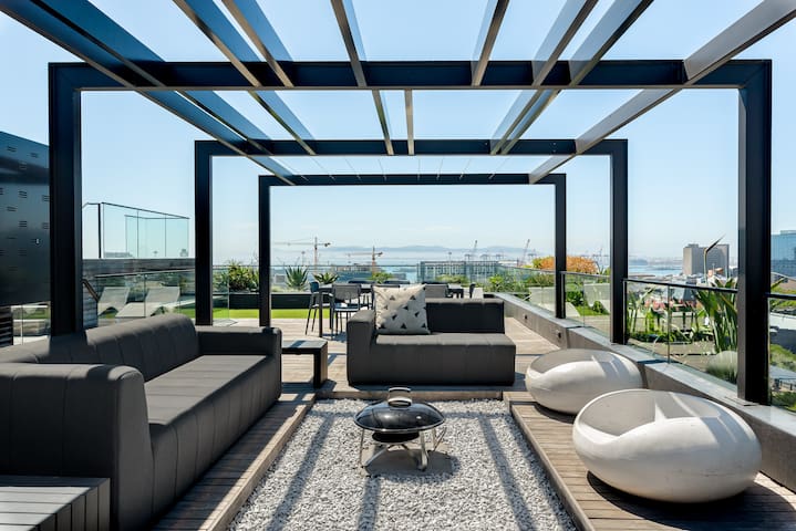 Luxury Penthouse | Private Pool & Rooftop Terrace gallery image 4