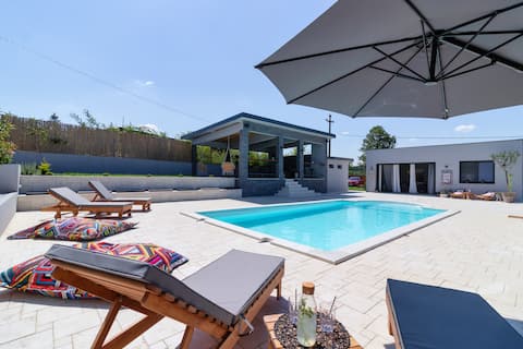 Luxury Pool villa near Belgrade - Zen Garden