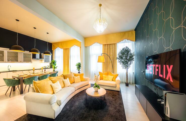 4BR+2BATH Swarovski Design Apartment + Jacuzzi gallery image 5