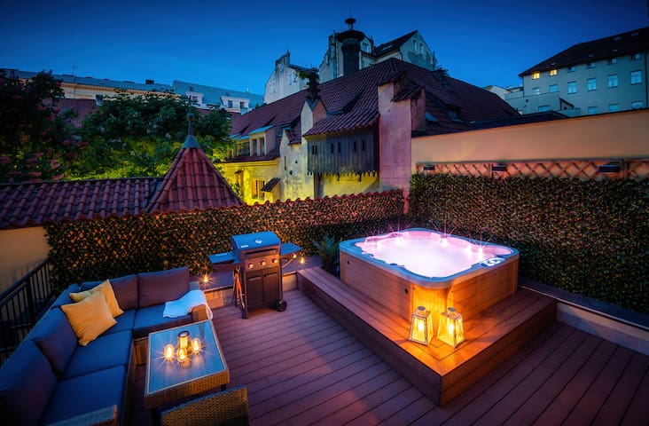 4BR+2BATH Swarovski Design Apartment + Jacuzzi