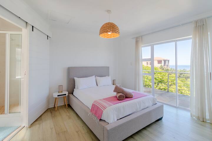 4th Bedroom with en-suite bathroom and ocean view