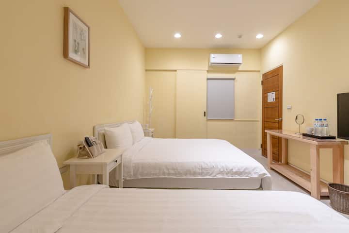 Habitación pequeña de 1F para cuatro personas