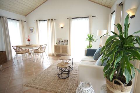 Exclusive: Dream apartment & balcony!