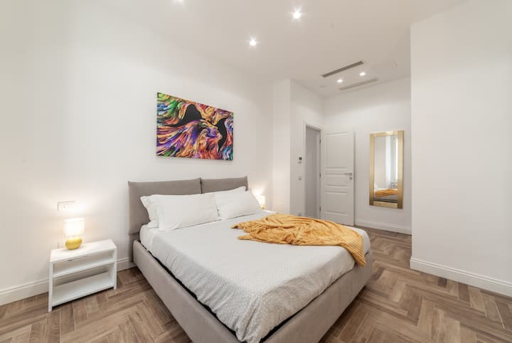 Chumba cha kulala cha pili na bafu la chumbani.