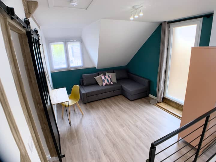 KAUČ NA RAZVLAČENJE br. 2/ 1. KAT