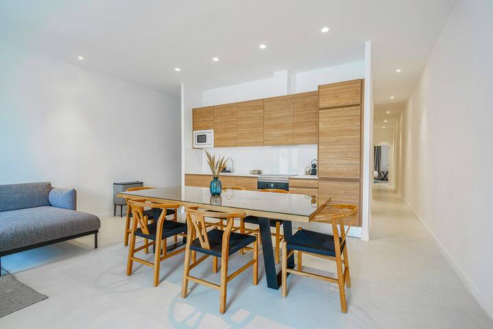 Brand New Superb 3Br Luminous Apt. in the Center gallery image 4