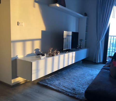 2 beds 2 baths 180C View, Downtown